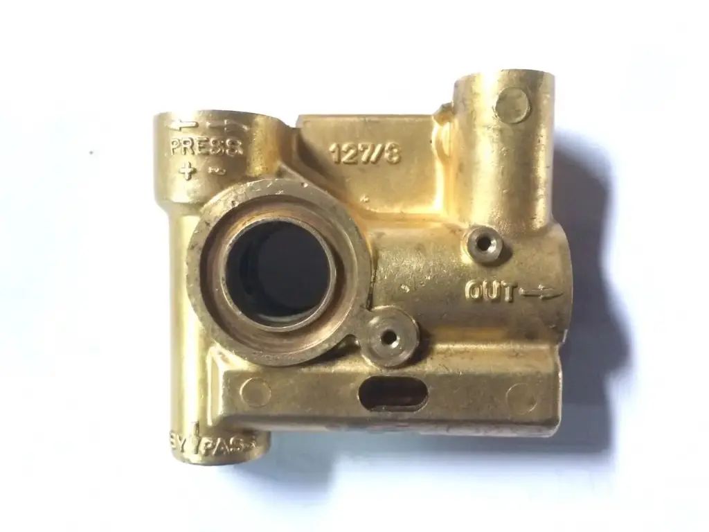 CUERPO REGULADOR DE PRESION HIDROLAVADORA AR620 AR630